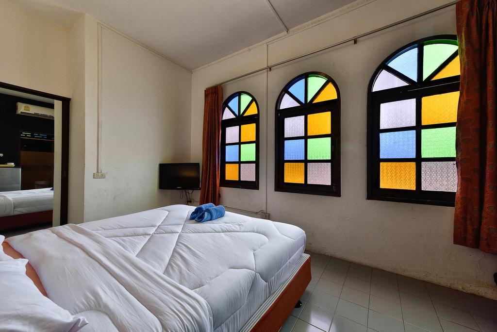 Cafe 66 Hostel *