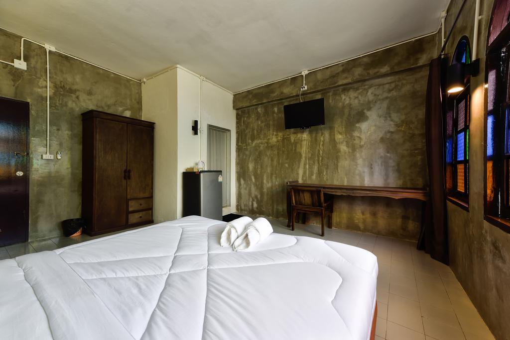 Hostel Cafe 66 Phuket