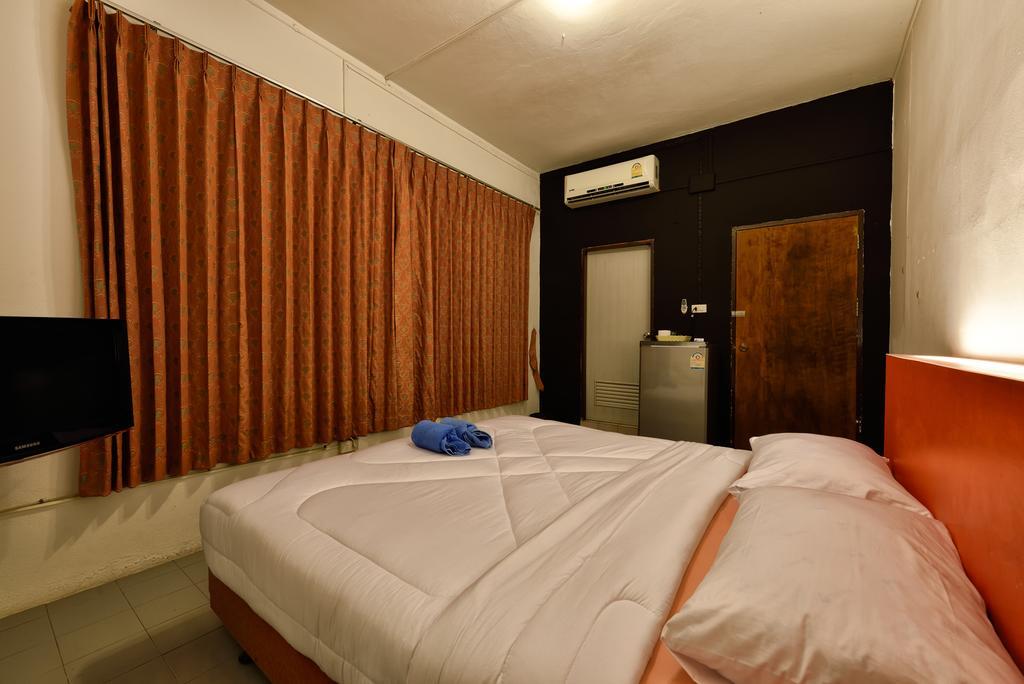 Cafe 66 Hostel *