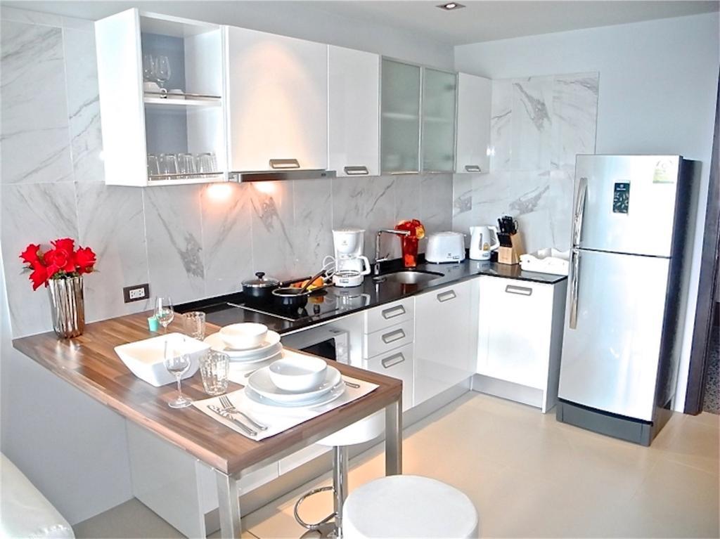 Apartment Emerald 1 Bedroom Modern # 109 *