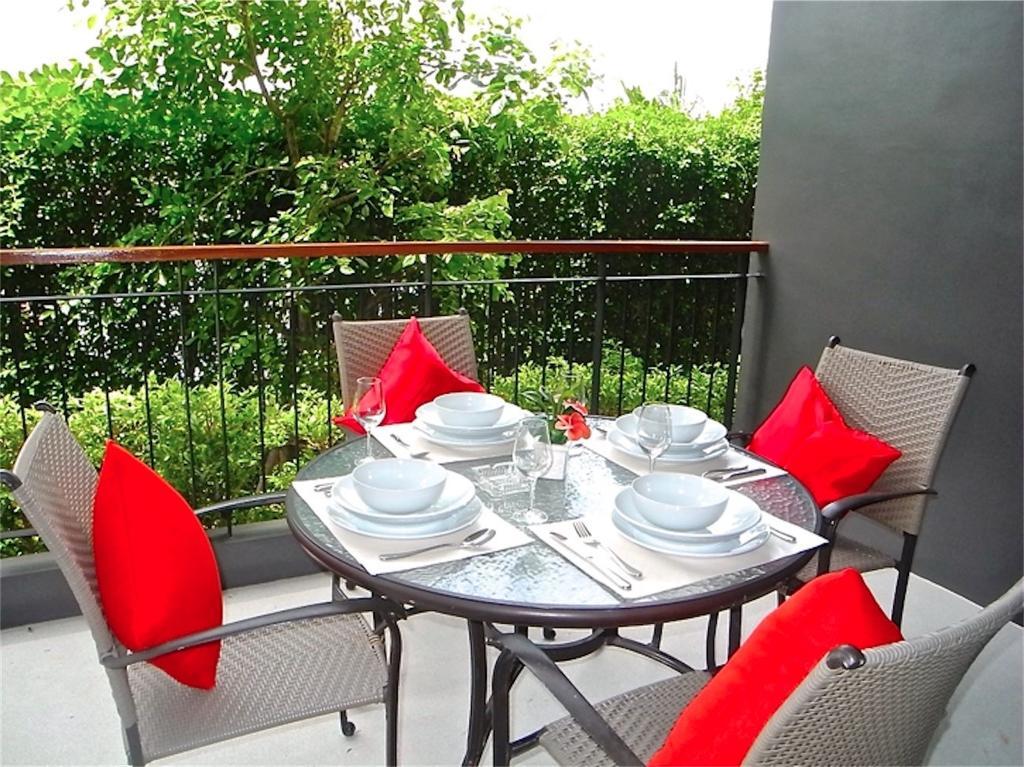 Apartment Emerald 1 Bedroom Modern # 109