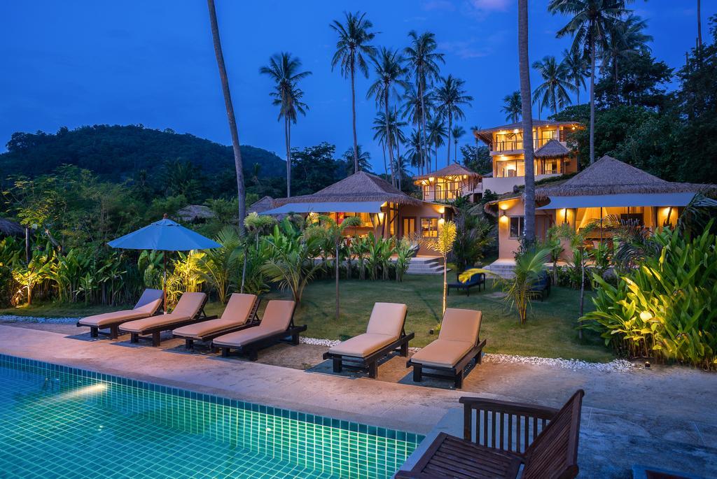 Jindarin Resort Coconut Island