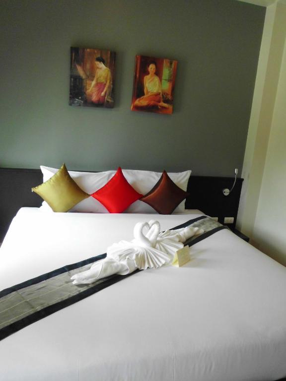 Leisure Place Phuket Chalong
