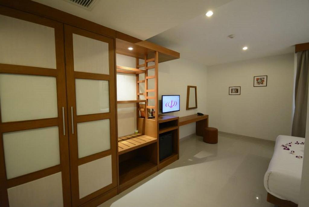 The Center Hotel 3*