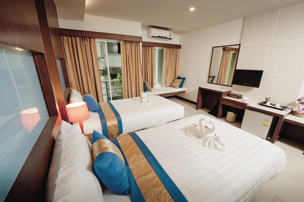 Blue Sky Hotel