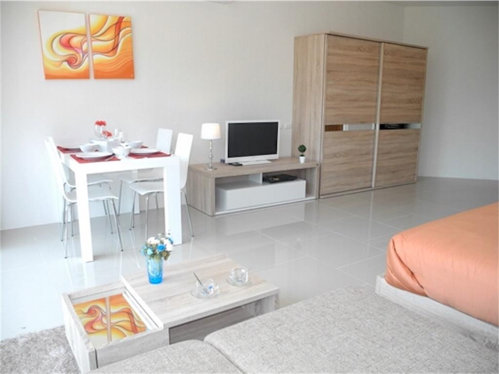 Chic Close To Apartment