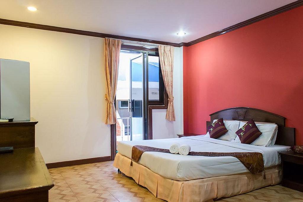 Baan Natacha Beachfront Kamala Beach