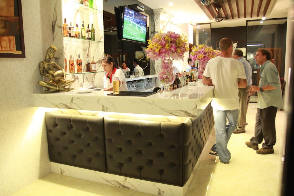Hotel Hemingways Silk Patong