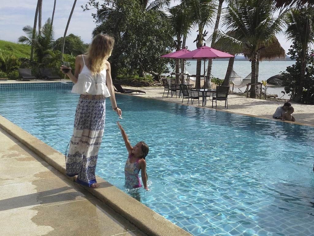 Resort Jindarin Coconut Island