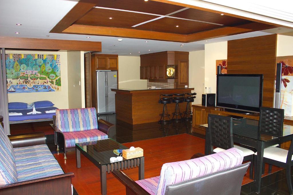 Tower Holiday Apartment Patong