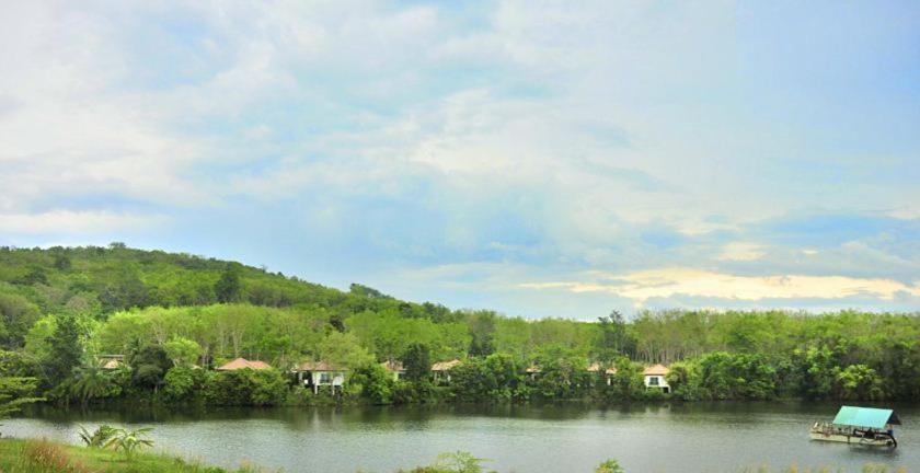 Kruvit Resort