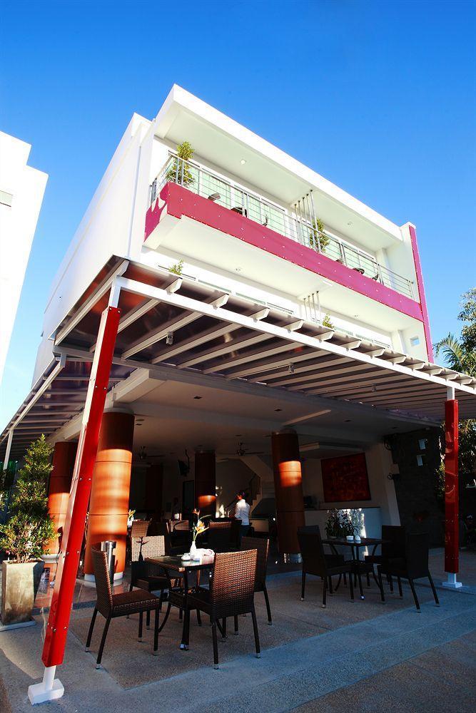 Hotel One World One Naiharn 3*