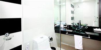Hotel One World One Naiharn