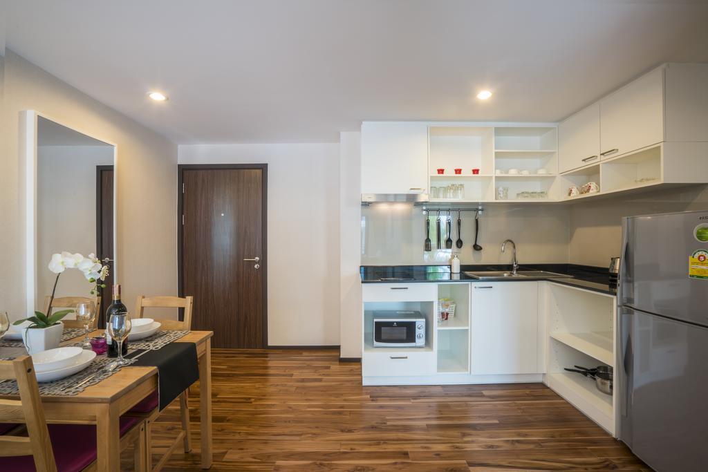 Apartment In The Title *