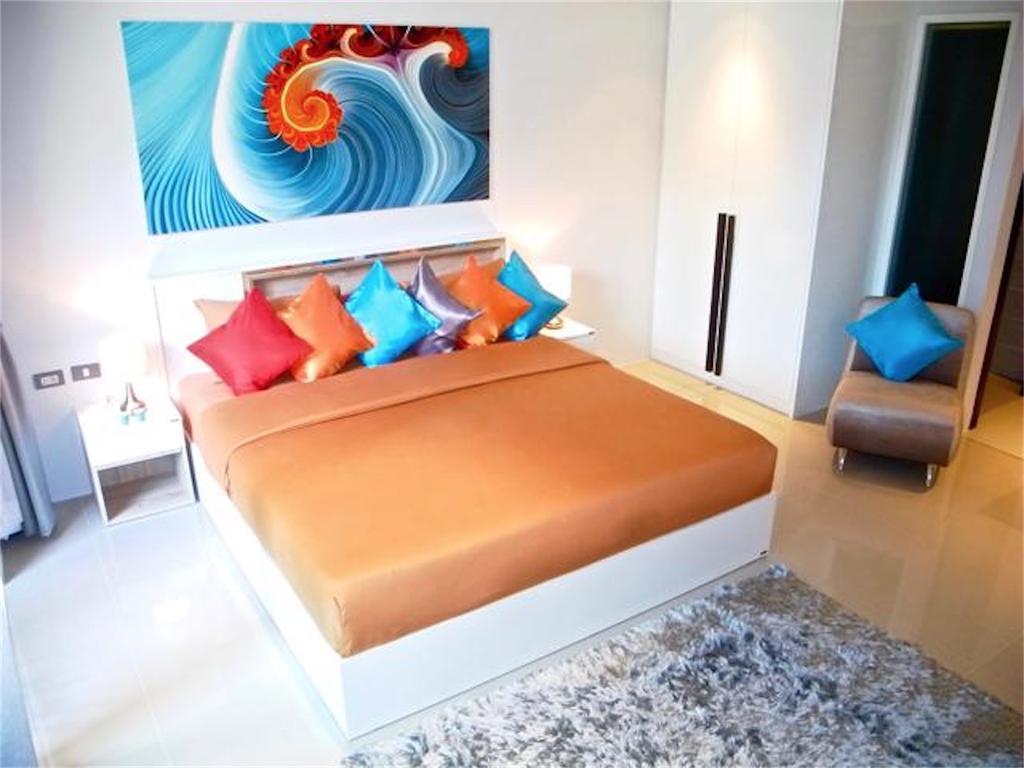 Emerald New With Balcony Patong