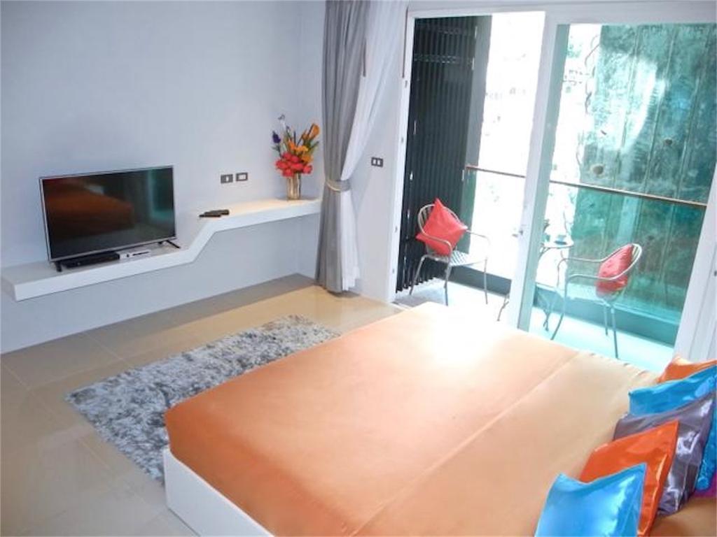Emerald New With Balcony Patong