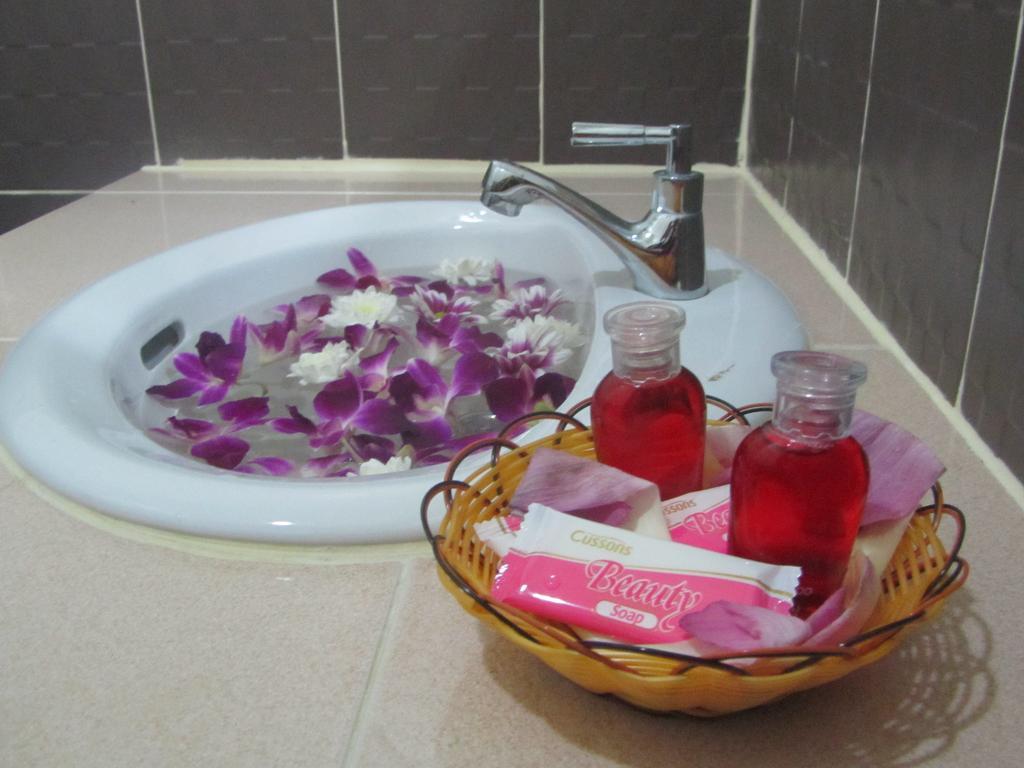 Guest house Neeraja 2*