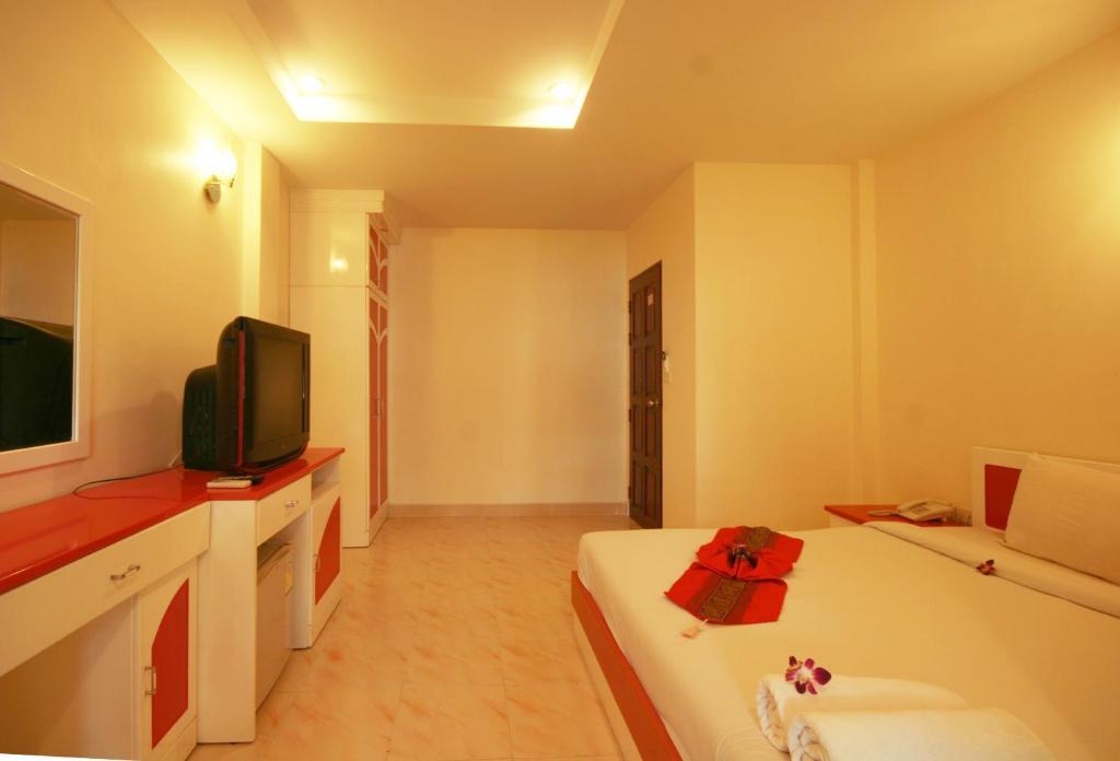 Sabai Hotel 2*