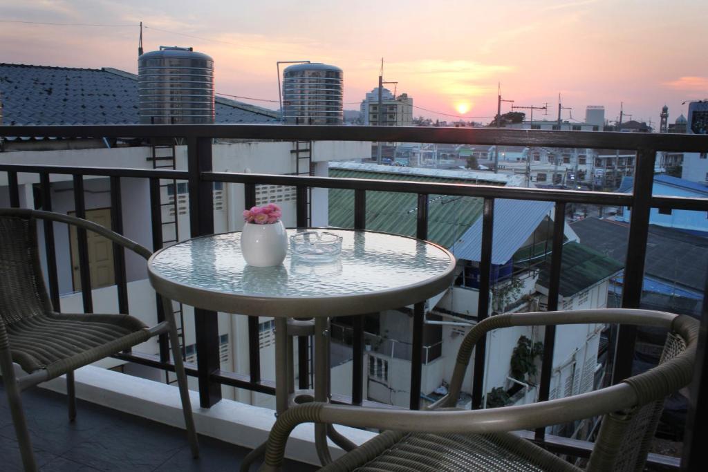 Modern Place 3* Patong