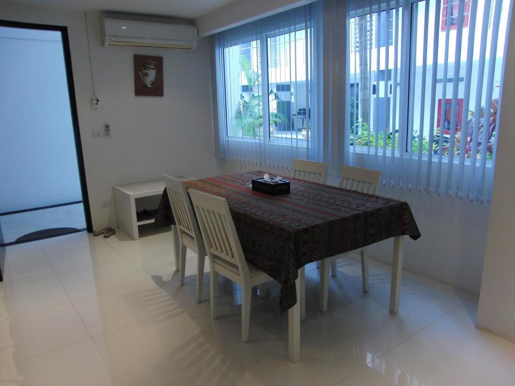 Sunset Plaza By Resava Apartment *