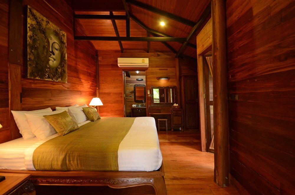 Ananta Thai Pool 4*