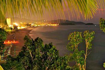 Cliff Contemporary Boutique Bungalows Hotel