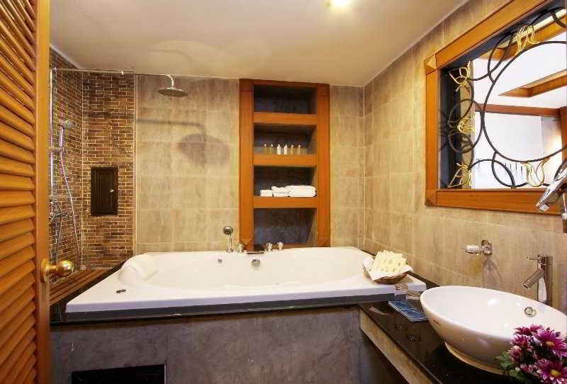 Hotel Renoir Boutique 3*