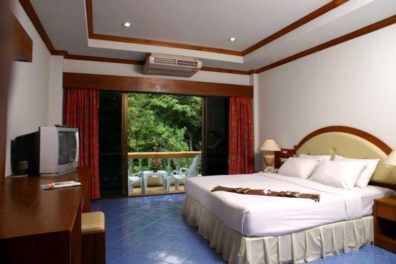 Ratana Hill Aparthotel 3*