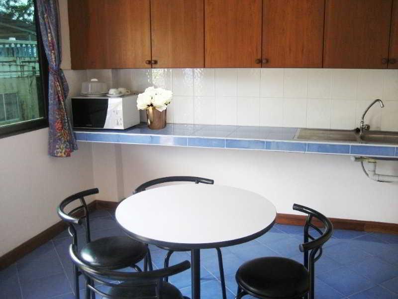 Aparthotel Ratana Hill