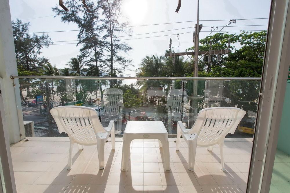 Time Out Beachfront Hotel 3*
