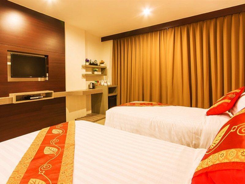 Hotel Hemingways Silk