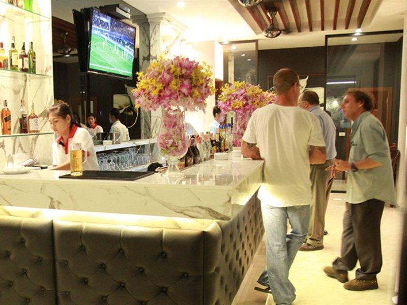 Hotel Hemingways Silk Patong