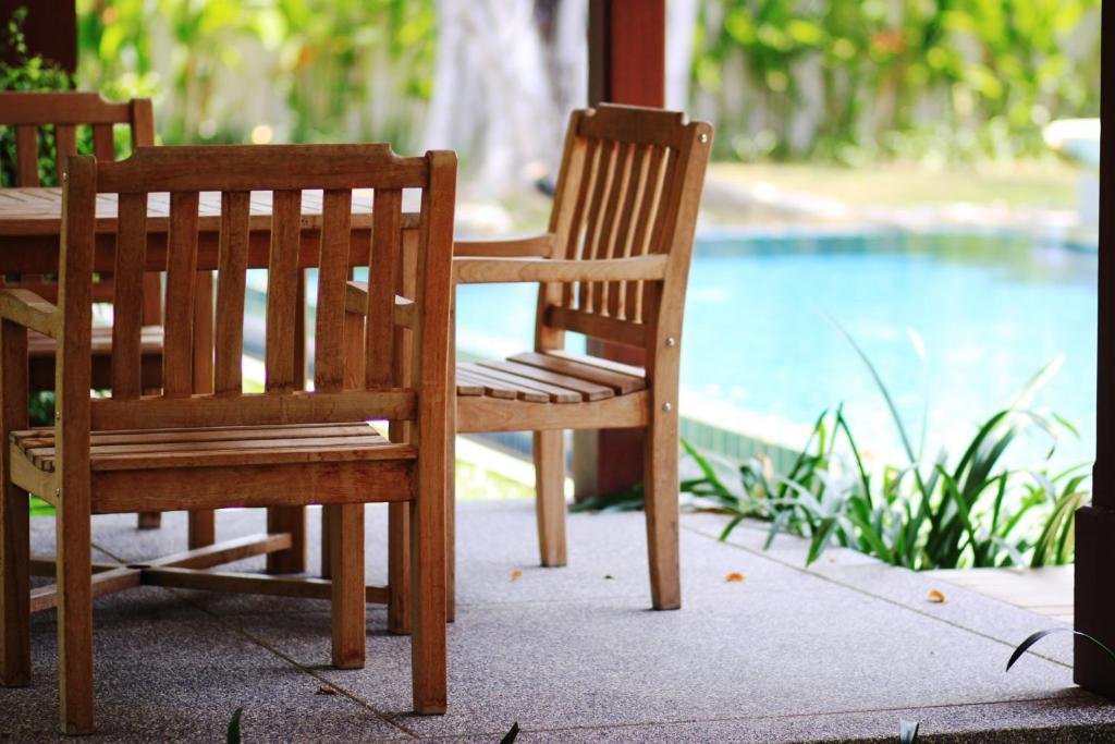 Two Villas Holiday Oriental Style Nai Harn Beach Villa