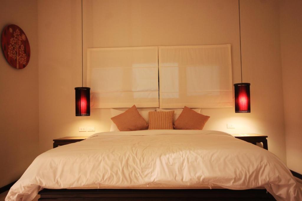 Two Villas Holiday Oriental Style Nai Harn Beach * Nai Harn
