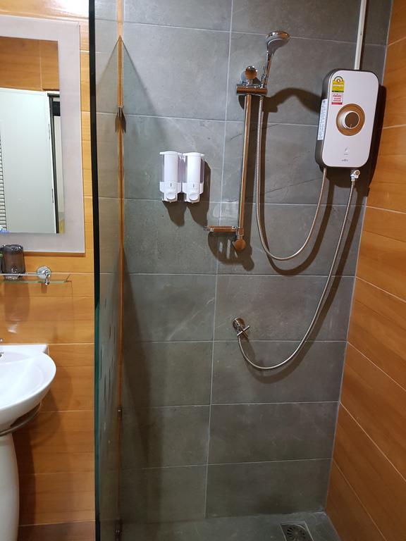 Guest house 65 Pradit 2*