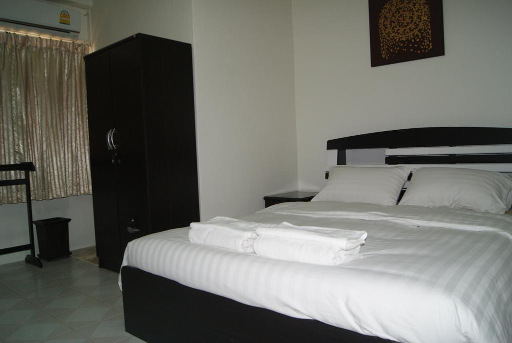 Nb House Guest house Karon