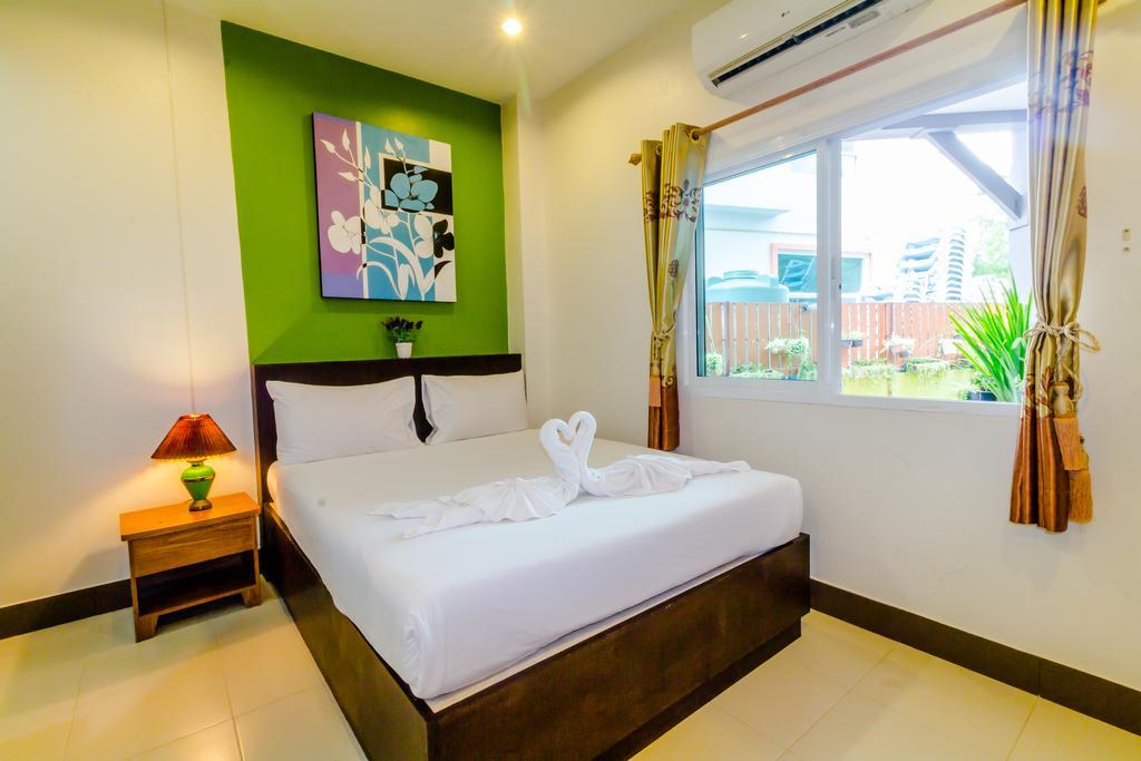 Baan Yuyen Karon