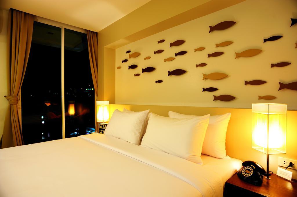 Hotel The Album