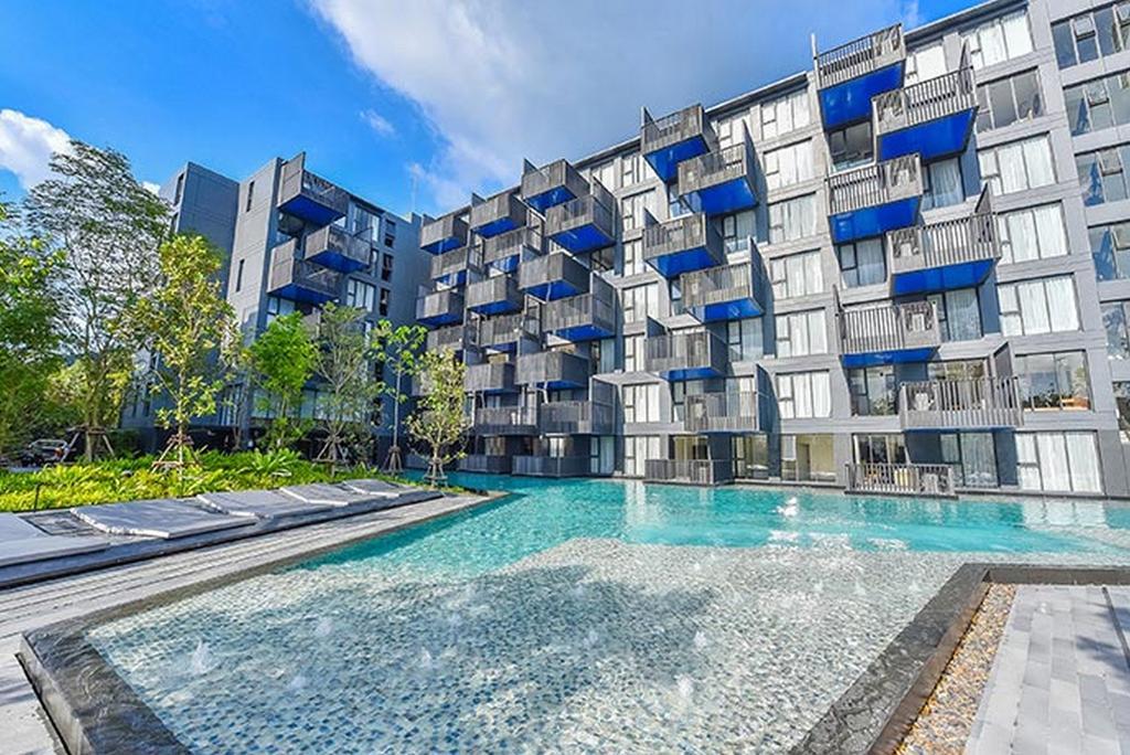 The Deck Modern Resort Phuket Patong