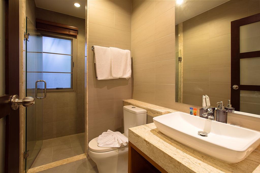 Berry By Tropiclook: Shanti Style Nai Harn Villa