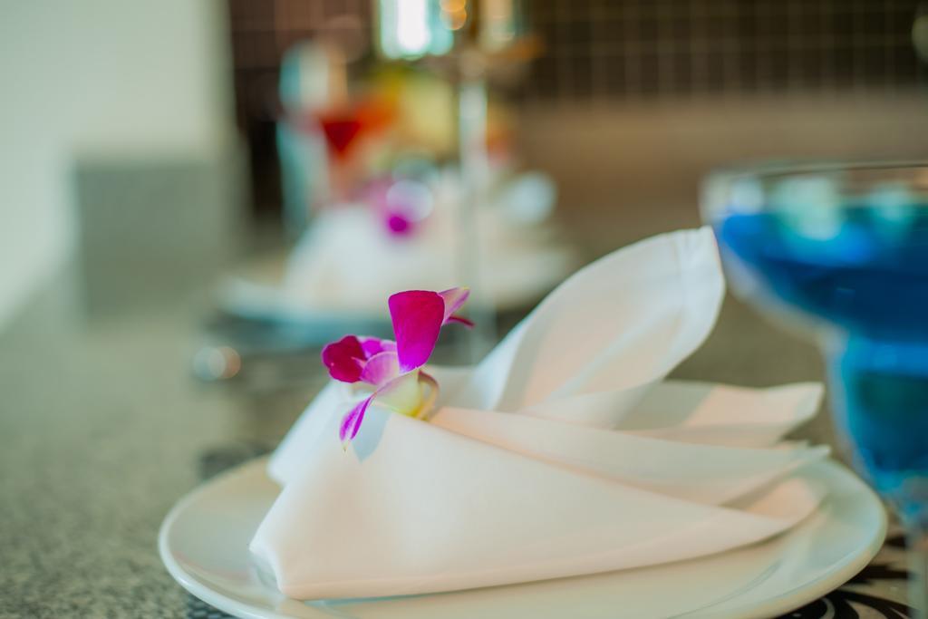 Hotel Grand Nai Harn Suites 4*
