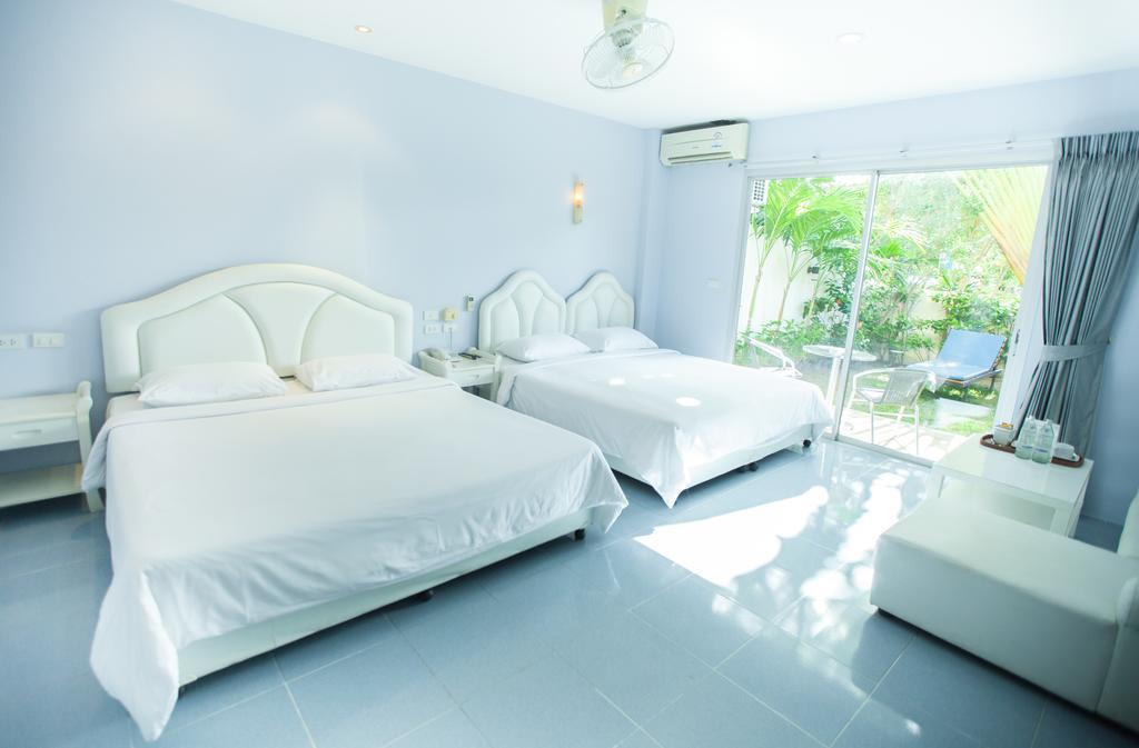 Chalong Beach Hotel Phuket 3*