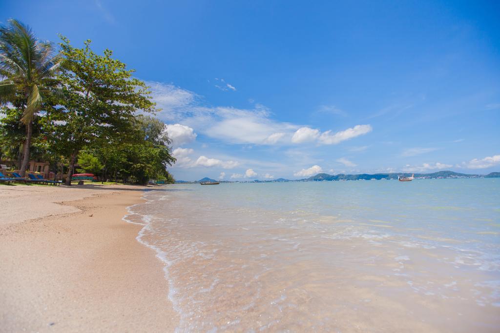 Resort Chalong Beach Hotel Phuket