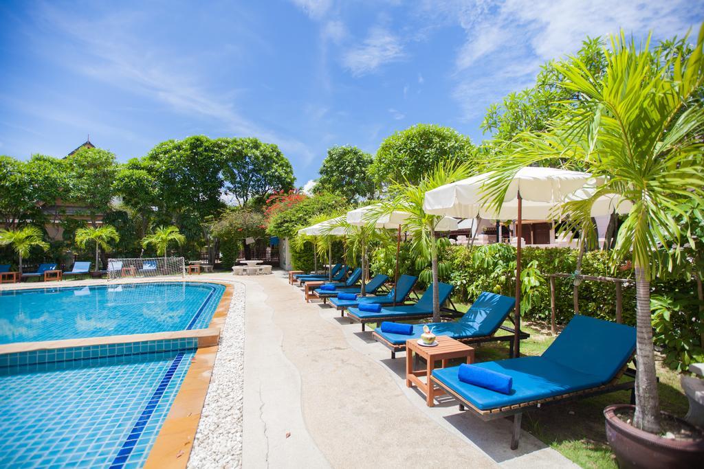 Resort Chalong Beach Hotel Phuket 3*