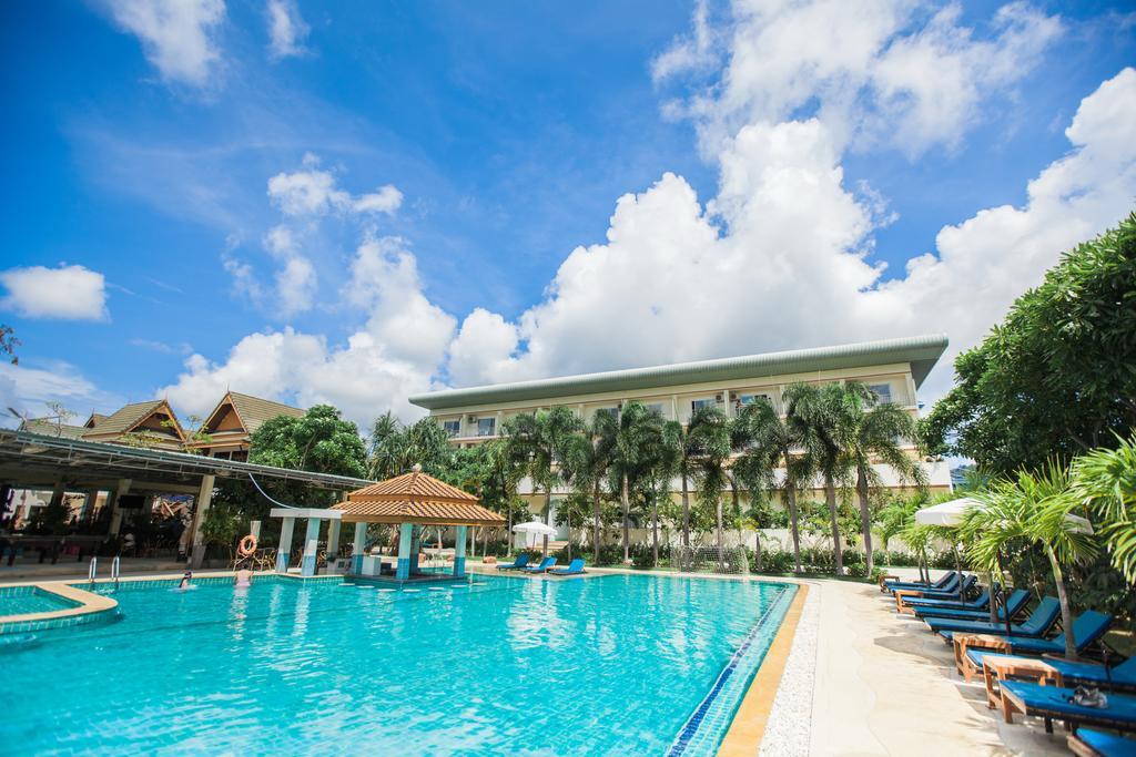 Resort Chalong Beach Hotel Phuket 3*