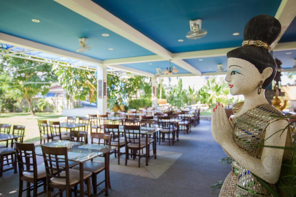 Chalong Beach Hotel Phuket Resort 3*