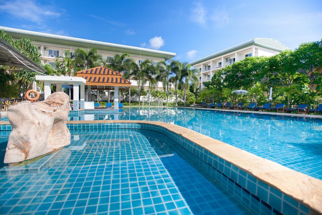 Resort Chalong Beach Hotel Phuket 3*