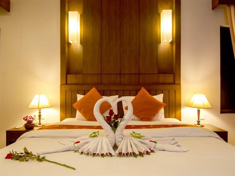 Resort Blu Pine & Pool Access - Sha Phuket