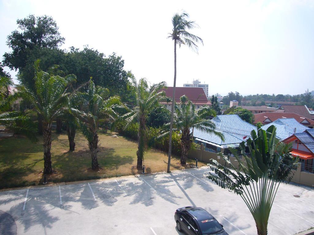 Chic Unit A303, A306, A307, A308, A406 Apartment Karon