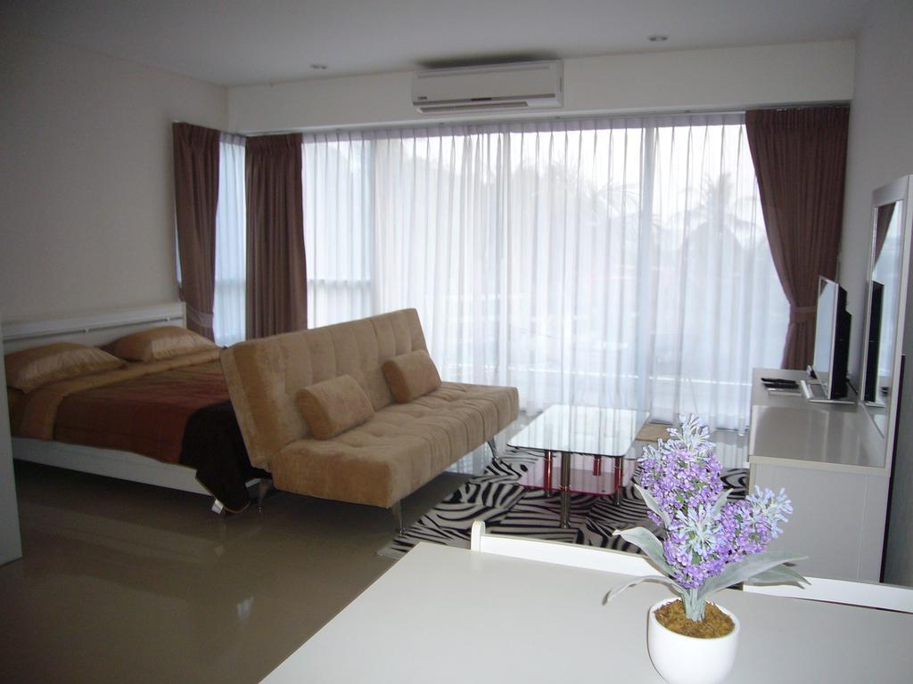Chic Unit A303, A306, A307, A308, A406 Apartment *